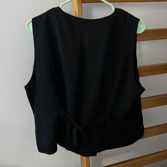 Top - Picture 3 of 4